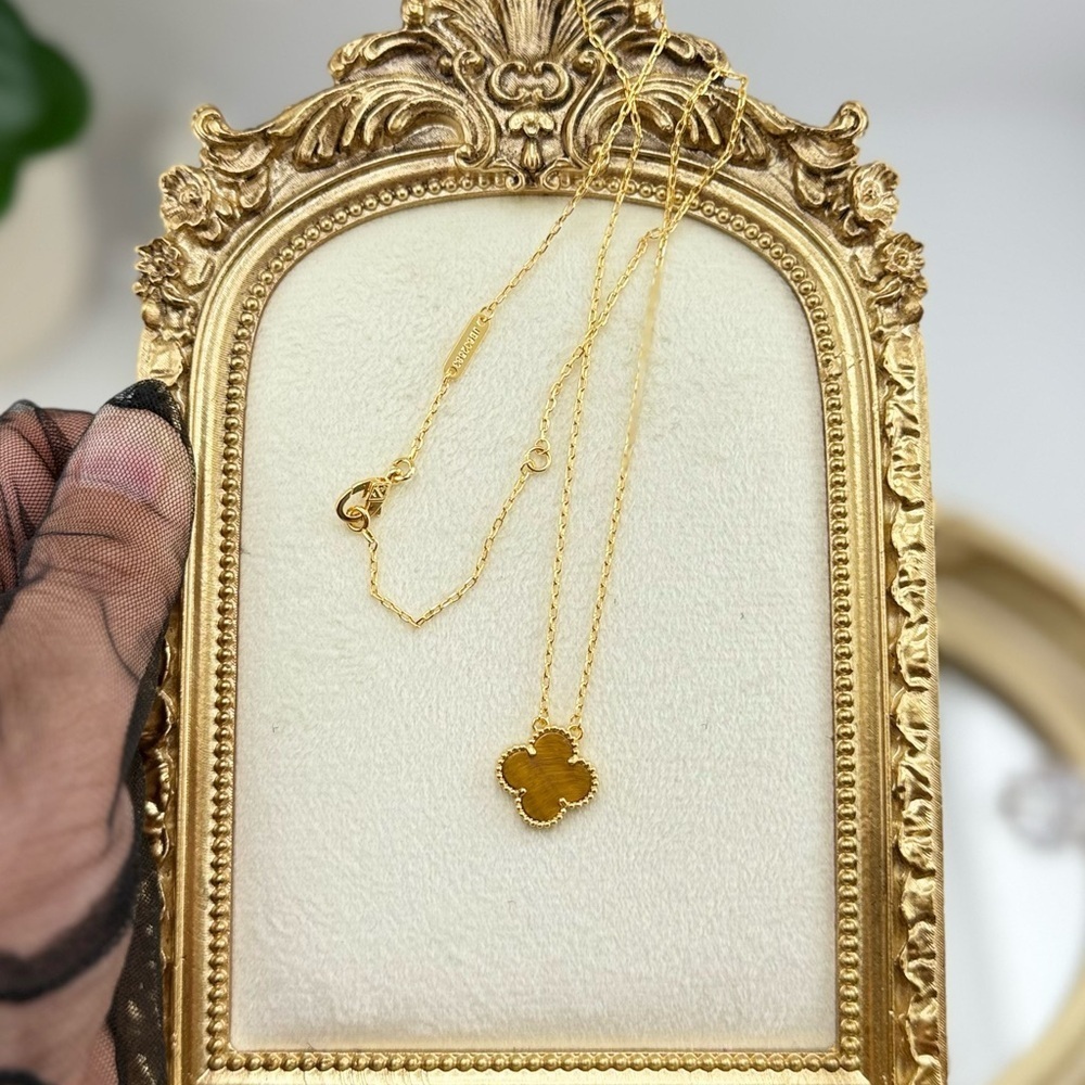 Lucky Alhambra Clover Pendant Necklace Gold & Tiger’s Eye with logo and box - Picture 11 of 11
